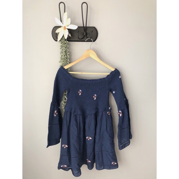 Free People Dresses & Skirts - Free People • Counting Daisies Embroidered Dress
